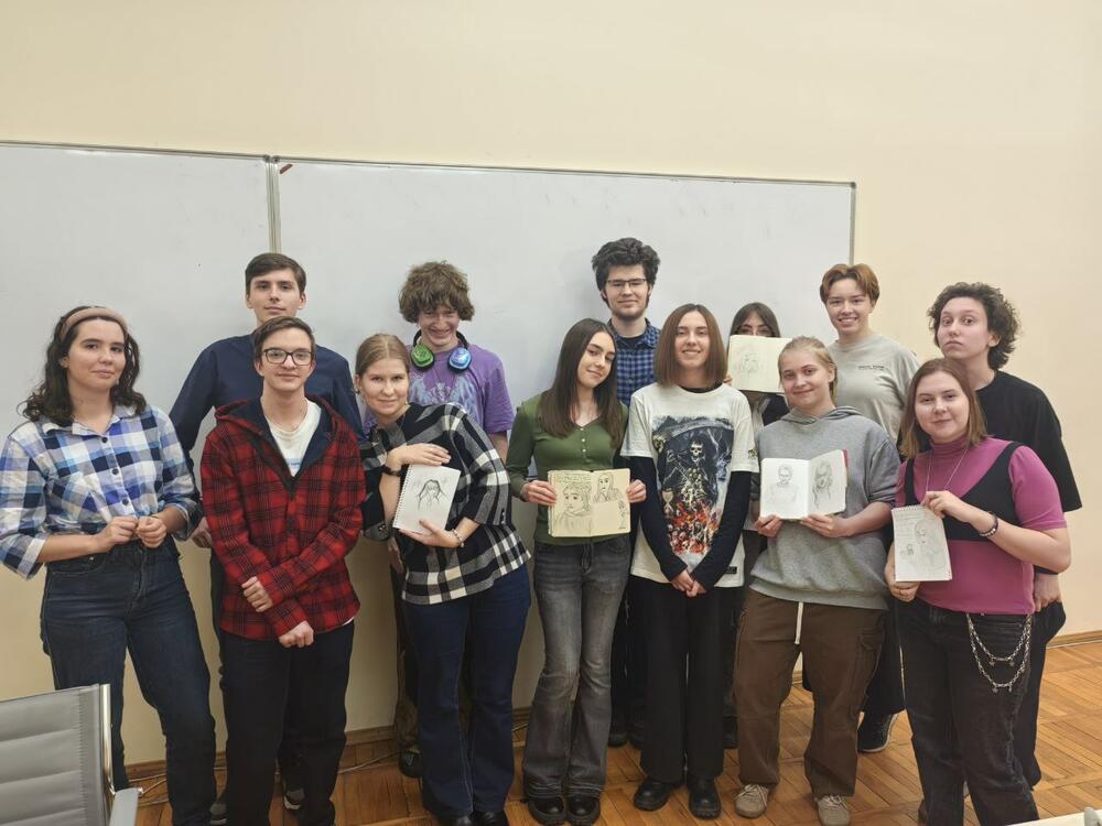 На изображении члены Художественного клуба